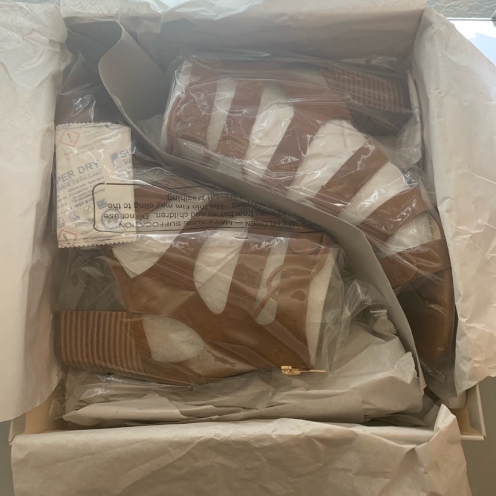 NIB Brown Marc Fisher Paradox Sandal, Block Heel